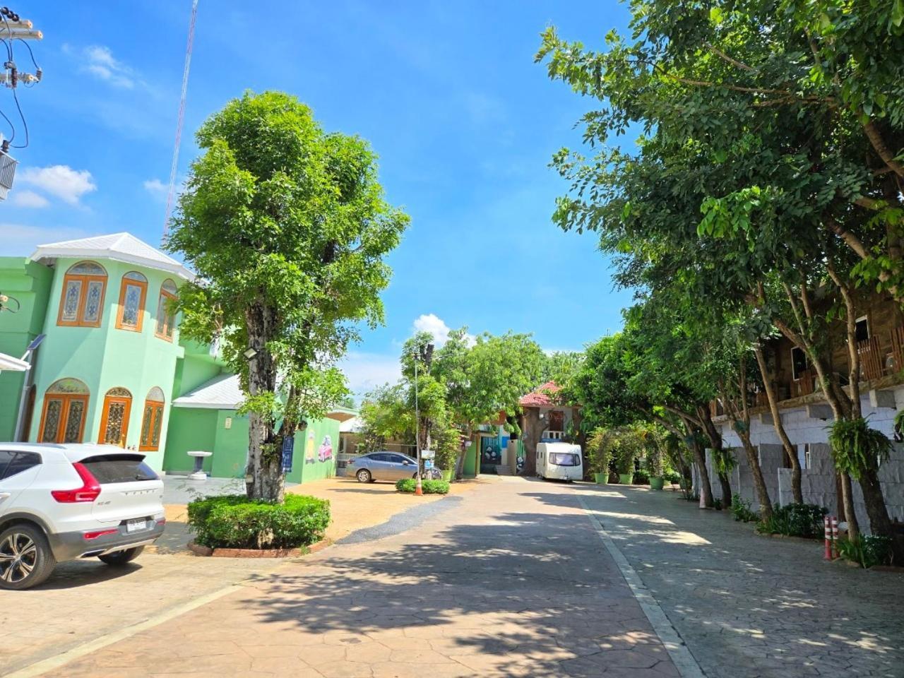 Suwanna Riverside Chainat Ngoại thất bức ảnh