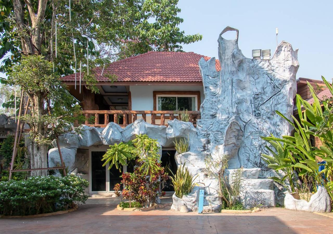 Suwanna Riverside Chainat Ngoại thất bức ảnh